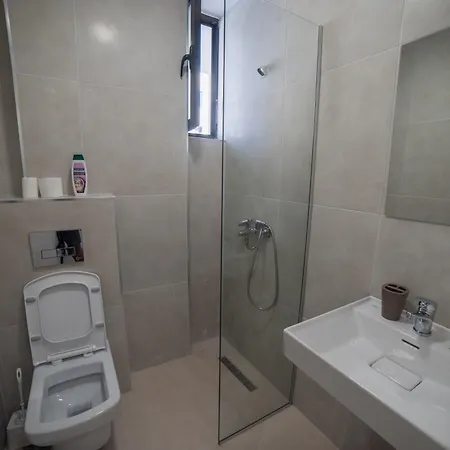 Sea 123 * Sarandë
