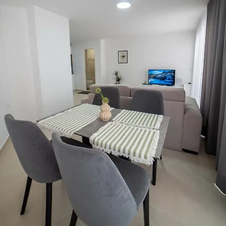 Sea 123 Apartment *